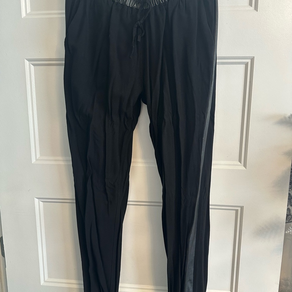 Woman Guess  Black Pants